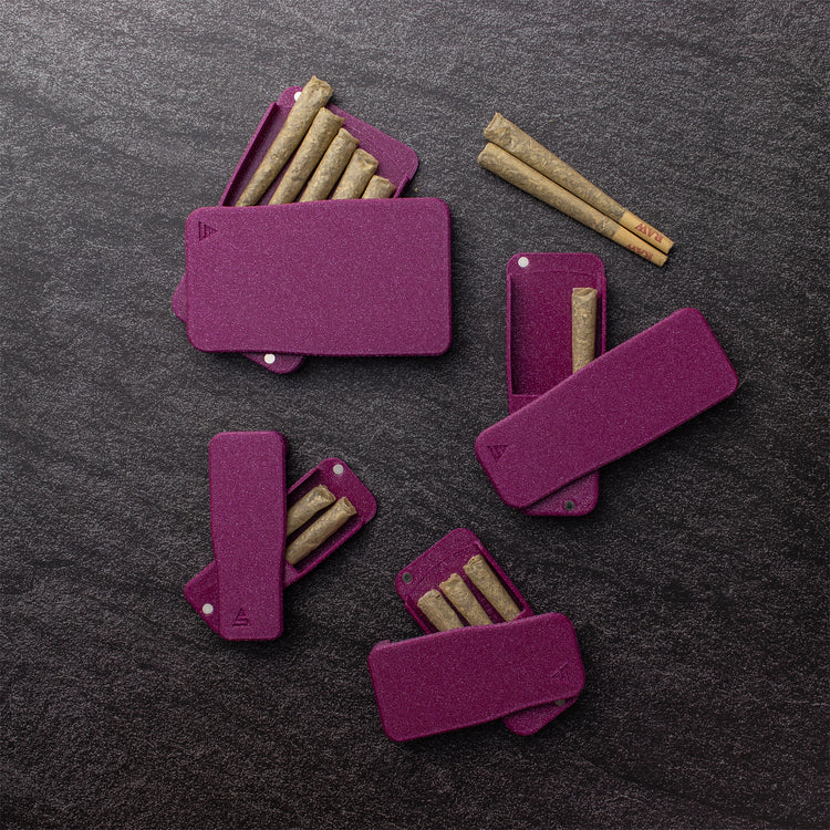 Flat-Lay-Glitter-Signal-Purple-Smoking-Acessories