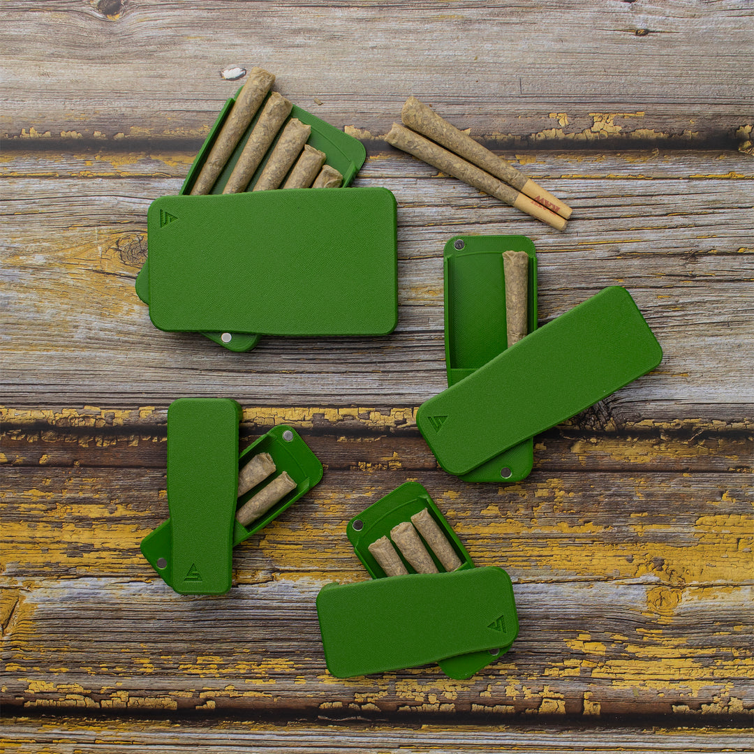 Flat-Lay-Leaf-Green-Joint-Case